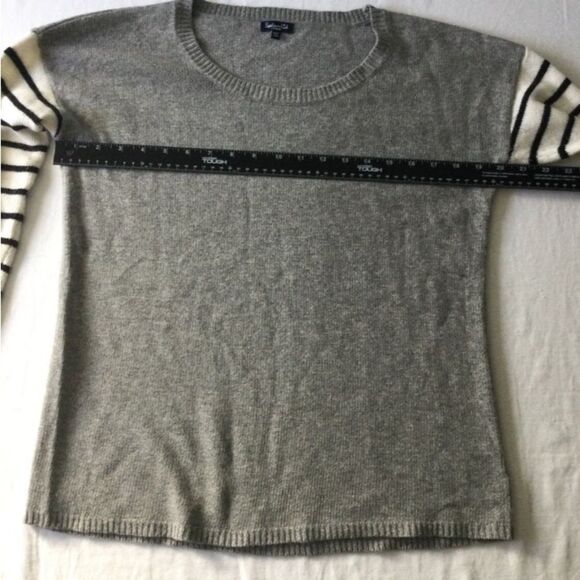 Splendid Sweater Women’s Size Medium Color Gray and Cream Black Lightweight - Picture 7 of 11